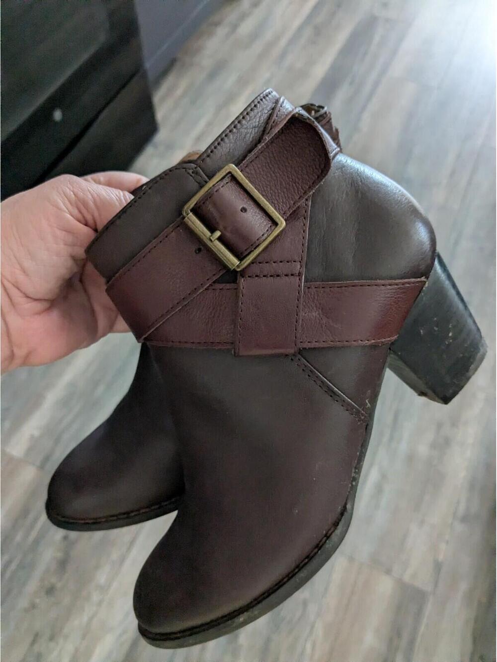 Vionic Upright Trinity Women's Boots Size 5 Brown Leather Block Heel Comfy